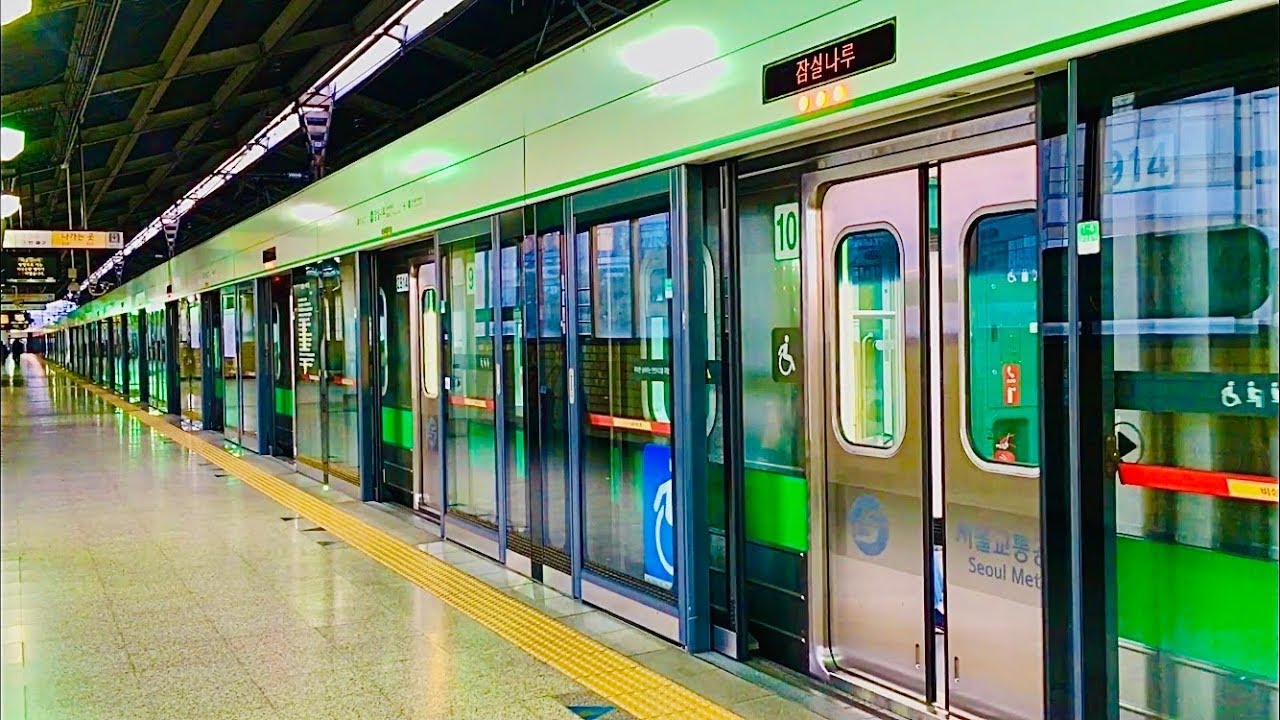 서울지하철 2호선 잠실나루의 전동차들 / Seoul Line2. Jamsilnaru train