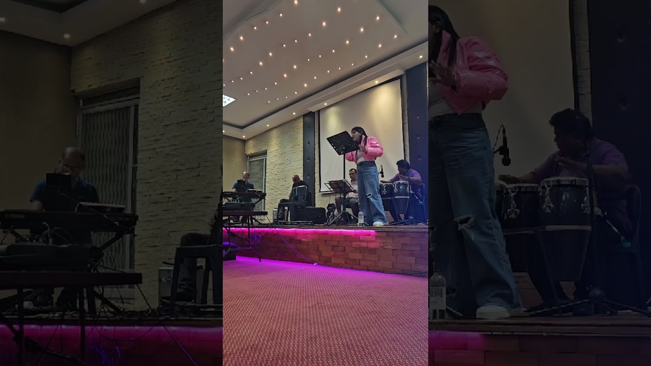 Singing kaisi paheli zindagi cover by sunidhi Chauhan .