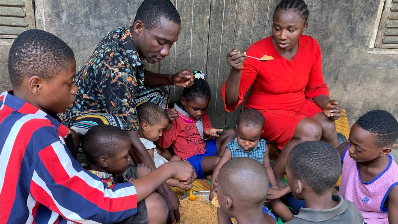 African village family lifestyle | we cooked Nigerian jollof rice for lunch 