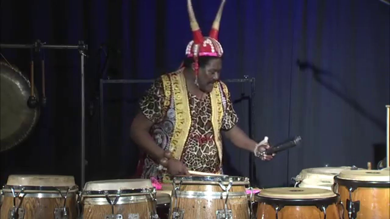 Okyerema Asante showes how to play FONTOMFROM