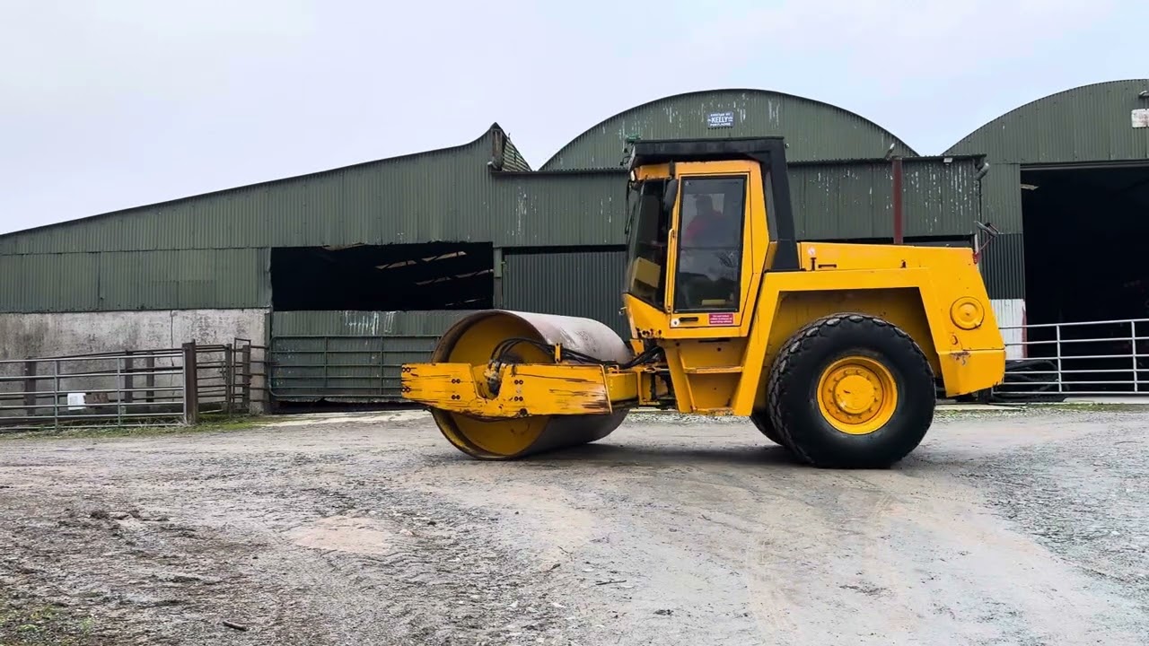 1995 Bomag BW213D-2 (Driving)