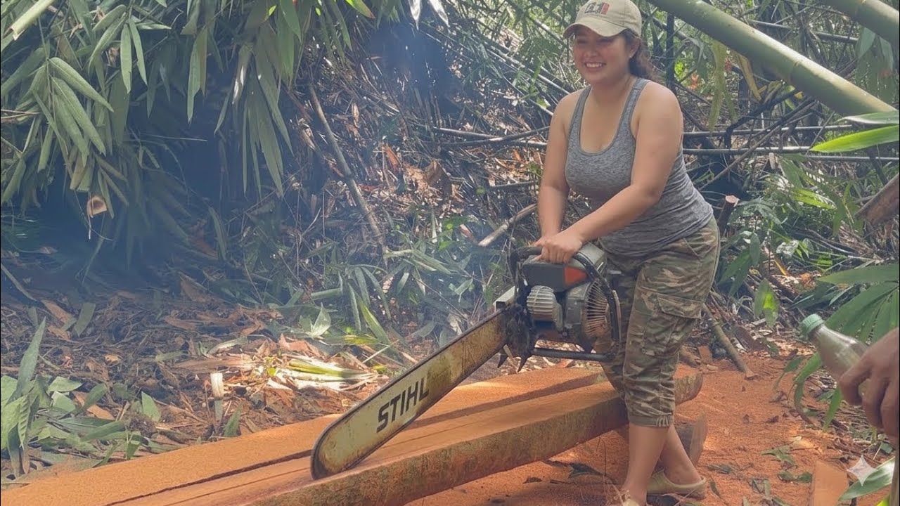 PURE STRUGGLE! SPLITTING A HARD COCONUT LOG