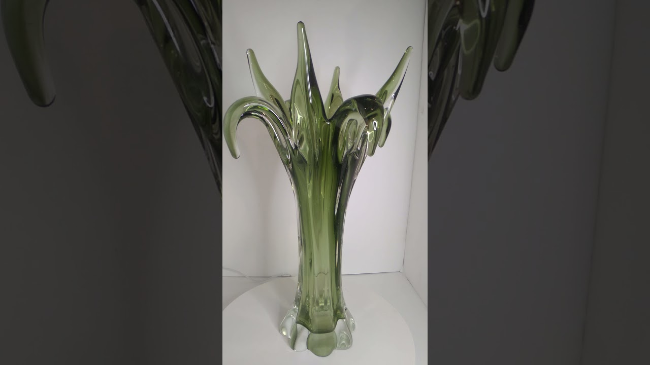 Canadian art glass vase by Lorraine. Part 1.