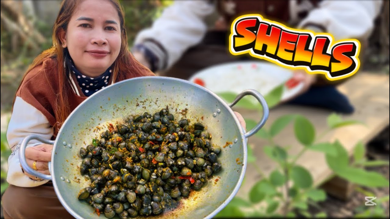 Incredible Spicy Shells frying in the morning 🤤