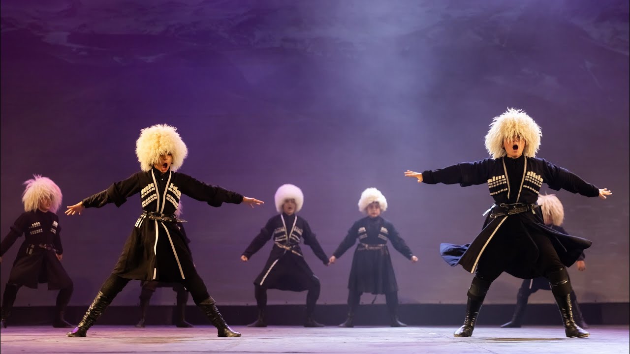Kazbeguri Georgian dance - National Dance Ensemble ROMIOSINI