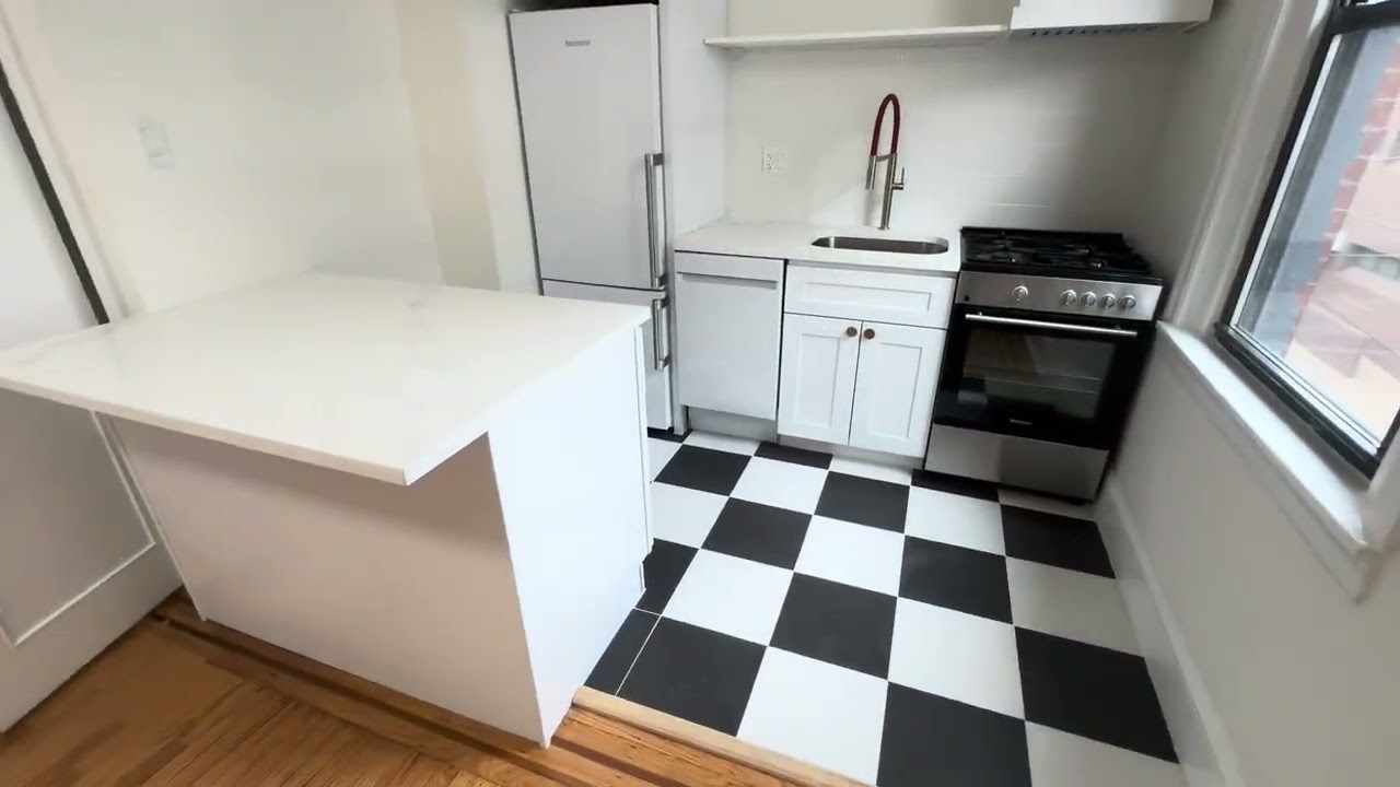 1221 N Franklin St - 3F