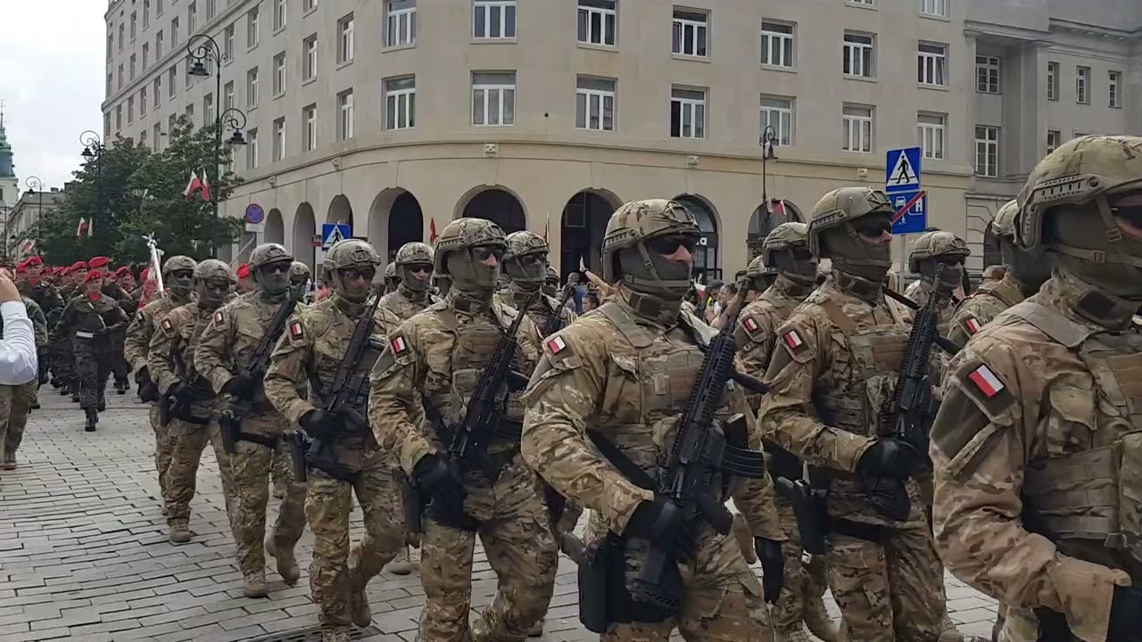 Parada wojskowa - Warszawa przemarsz wojsk reprezentacyjnych - SUPER!