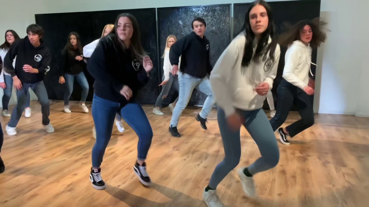 Modern Ballet: MOBA Gang Crew