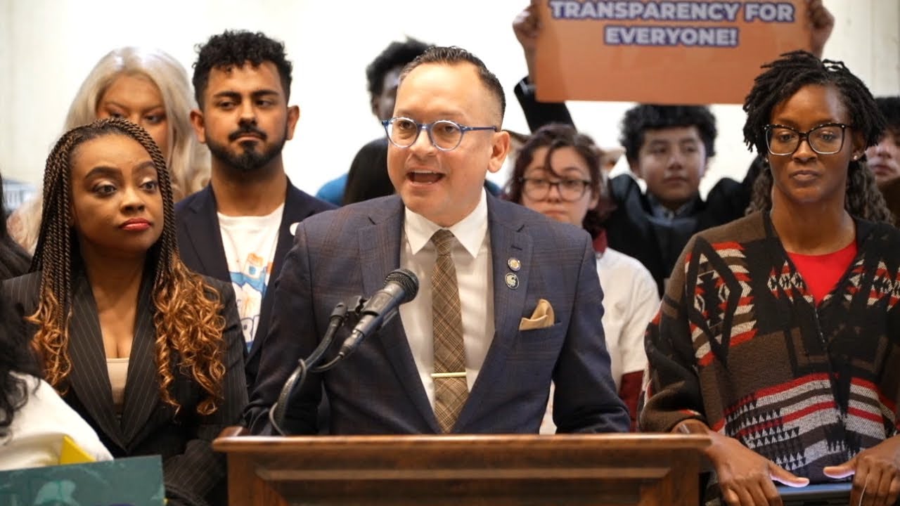 Smith files VISIBLE Act unmasking ICE