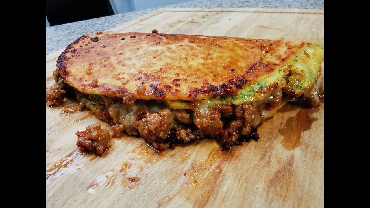 Wrap mit Hackfleisch-Käsefüllung