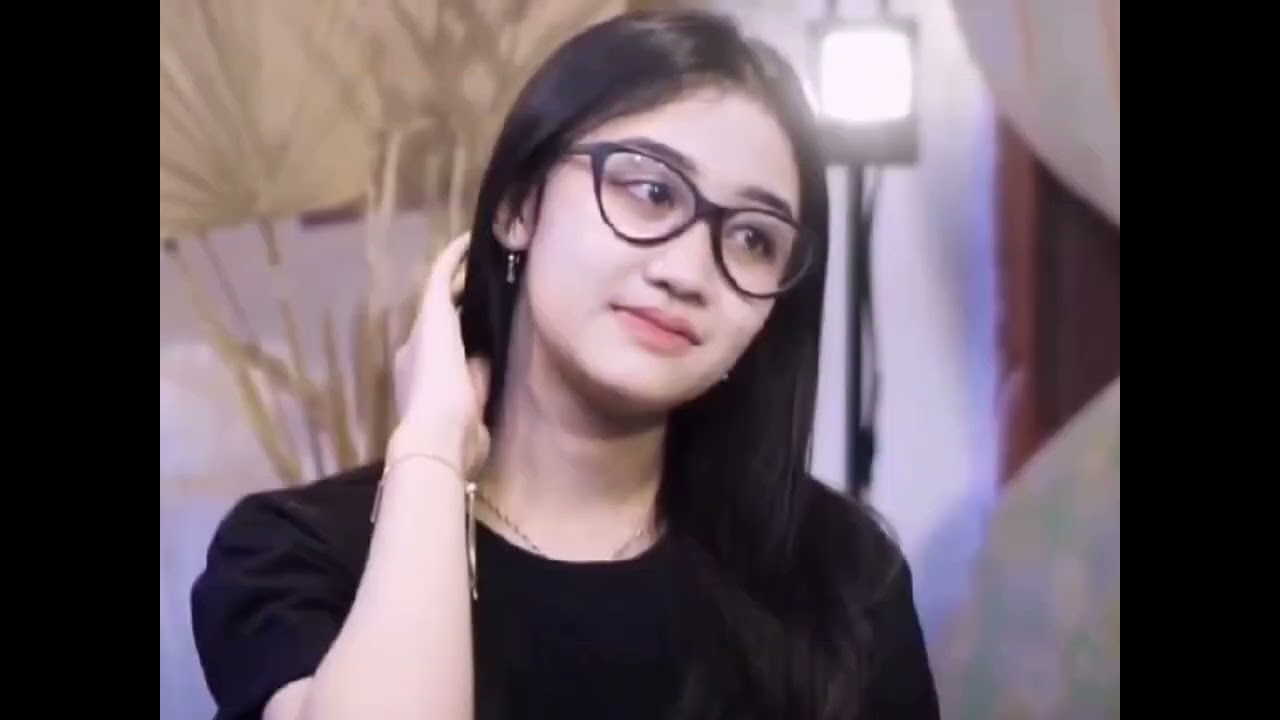 lintang Kairo ,Amelia