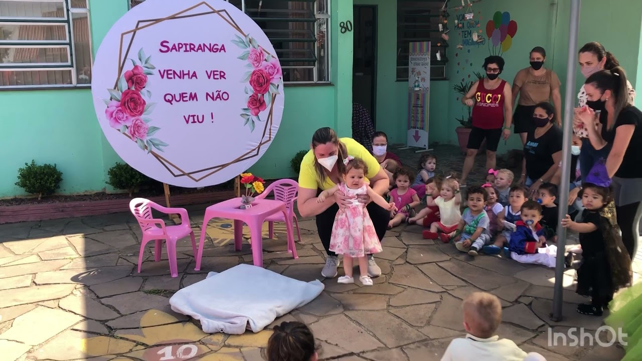 Hora cívica: A linda Rosa Juvenil. Turma: Berçário A.