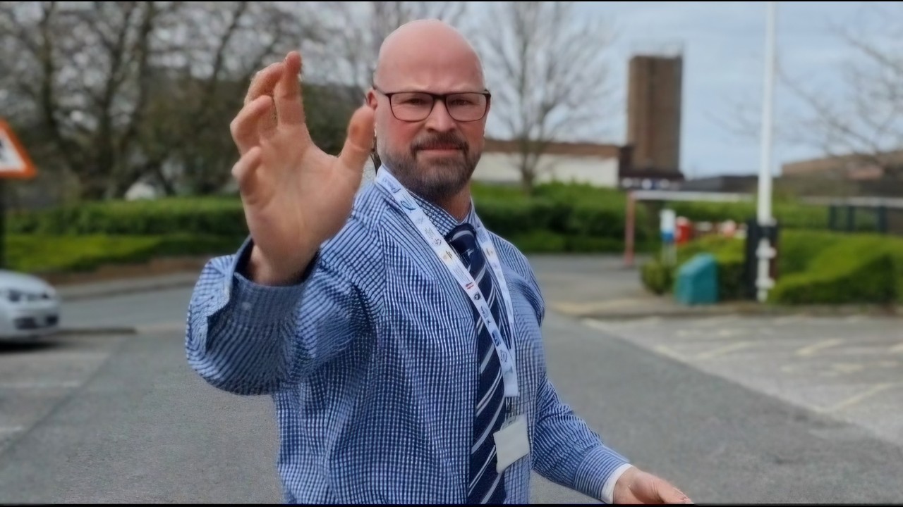 Cop Gets Owned & Sent Packing at North Yorkshire Police HQ #audit #fail #police
