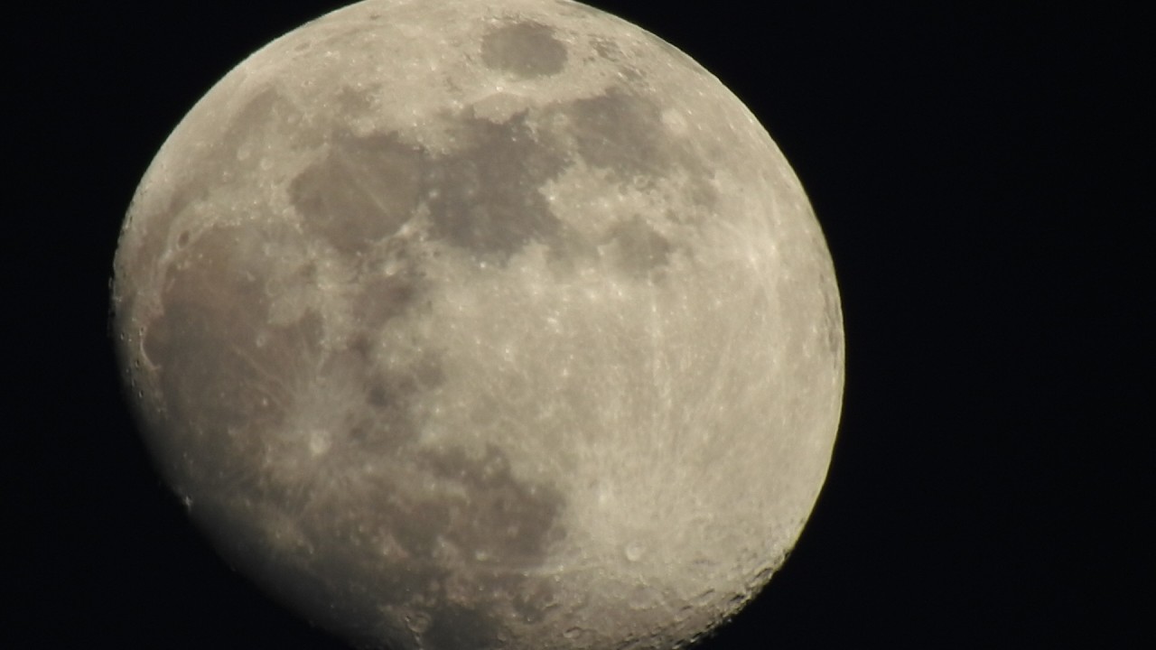 MOON 89% Waxing Gibbous Leo  21.30pm 28 02 26