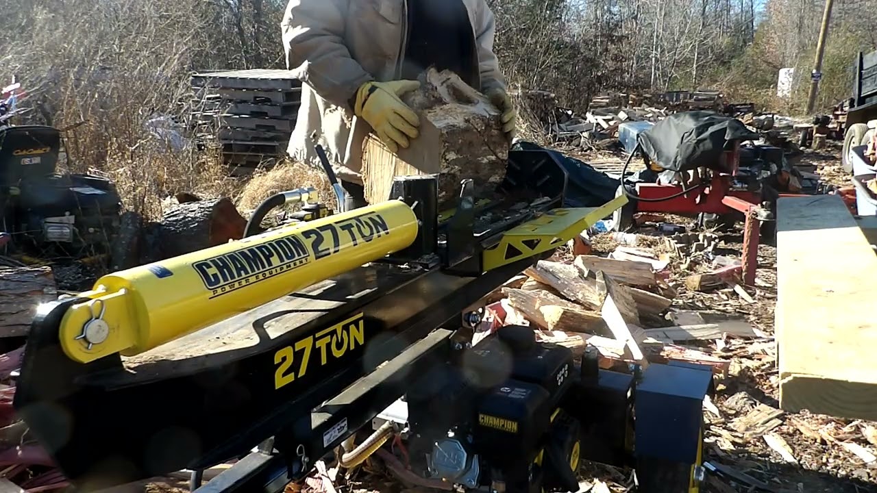 splitting maple round and an oak round on the champion 27 ton log splitter!