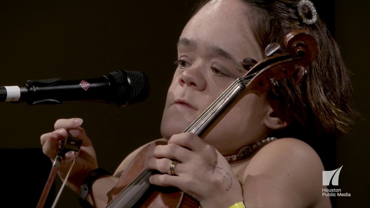 Skyline Sessions: Gaelynn Lea - 