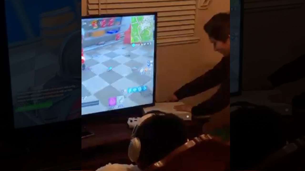 turned off his Xbox during Fortnite game...