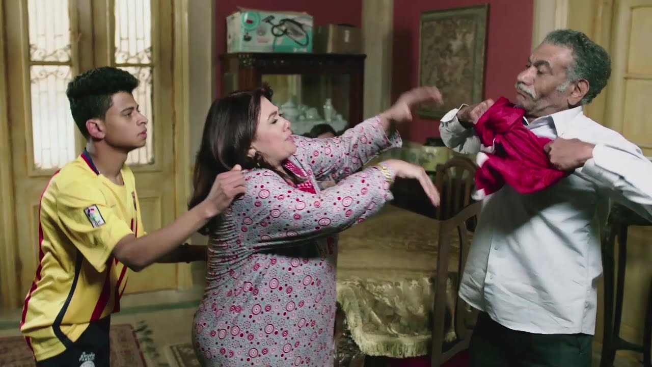 لما أبوك يعرف انك بتفطر في رمضان.. والله أبو تريكة بيصوم | من مسلسل 