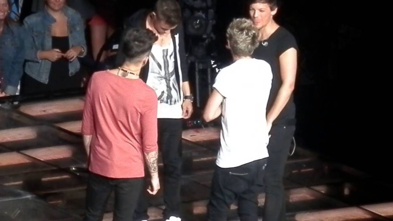 One Direction - Twitter Questions 6-21-13 Atlanta