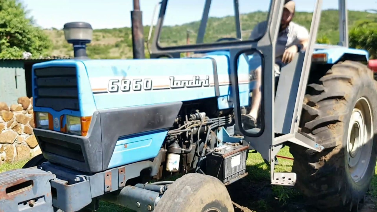 Replacing a steering cylinder on a Landini