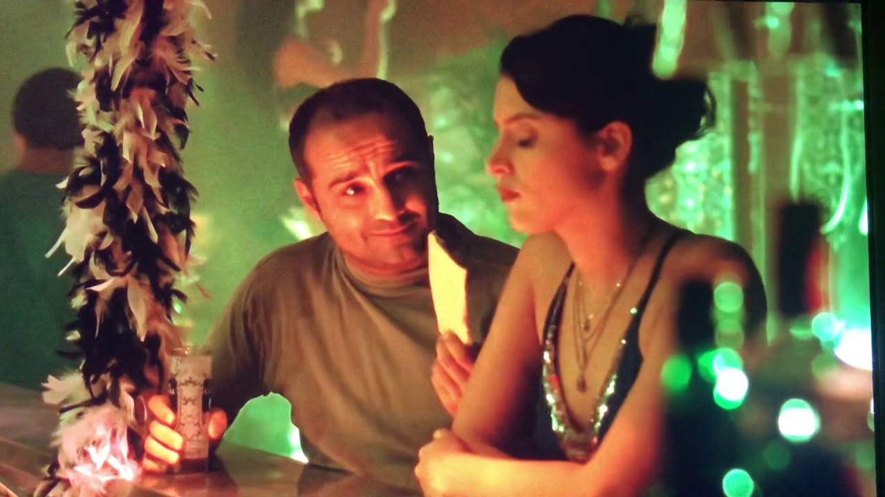 Mafiosa S2e1 : Tony, Manu, Betty et le vendeur de balnéos