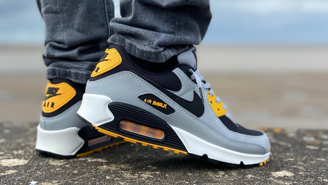 THESE ARE EPIC! NIKE AIR MAX 90 CLASSIC BATMAN! Review & On Feet