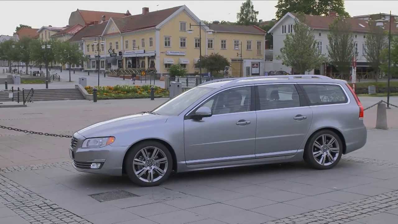 2014 Volvo V70 Driving Review | AutoMotoTV