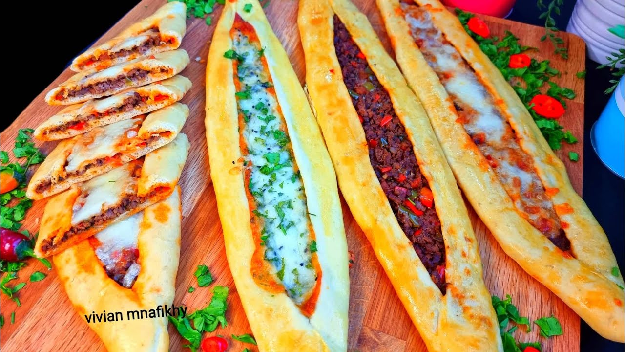 فطائر البيدا التركية🤩بحشوة اللحم والجبن😋وبعجينة سهلة👌وبطعم خرافي😋ورائعين للسحور والفطور😍قوارب البيدا
