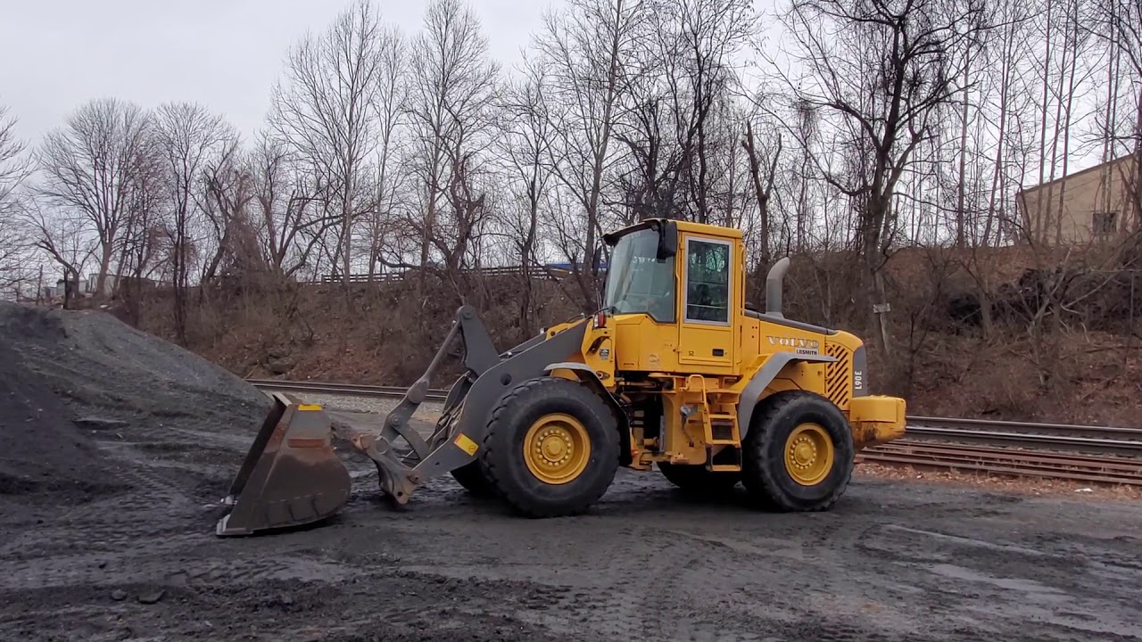 2003 VOLVO L90E For Sale