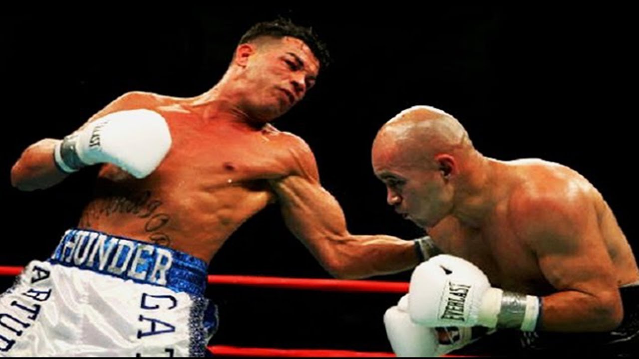 Arturo Gatti vs Jesse James Leija - Highlights (THUNDERSTRUCK)