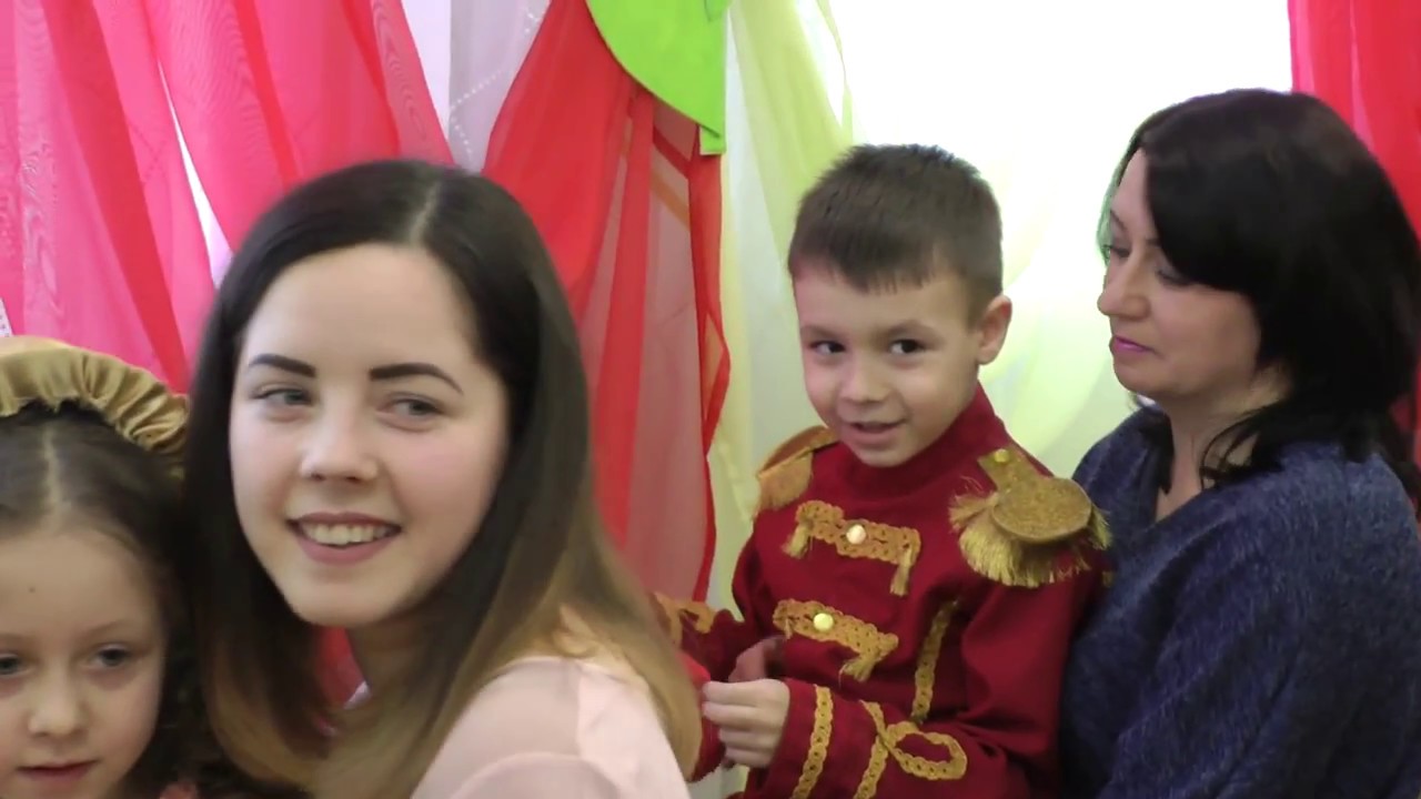 Вхід на святі 8 Березня 2018 в сташій групі Муз кер Максюта Г В