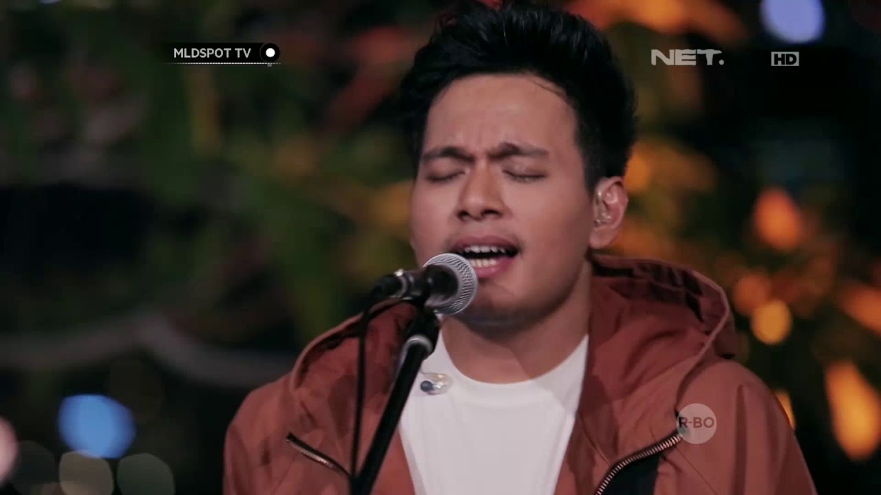MLDSPOT TV - Rendy Pandugo  - Monokrom (Cover Tulus)