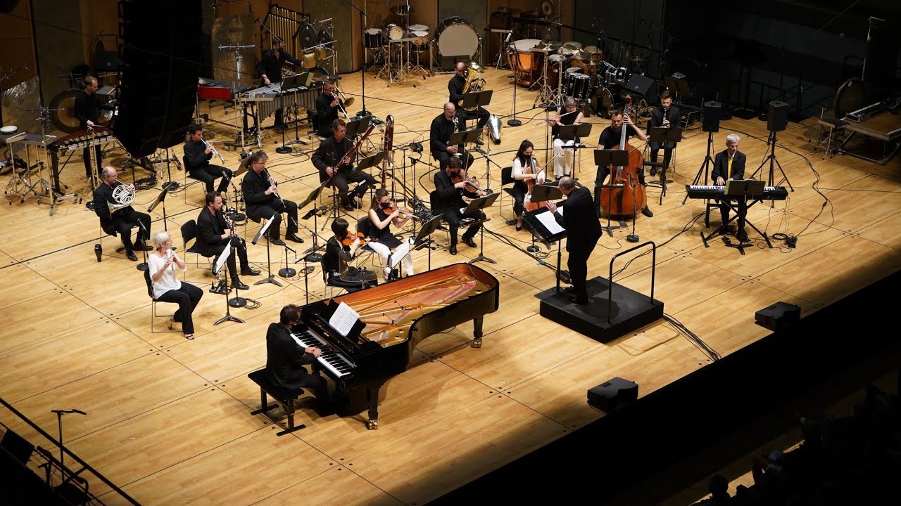 Olga Neuwirth: locus...doublure...solus (2001)