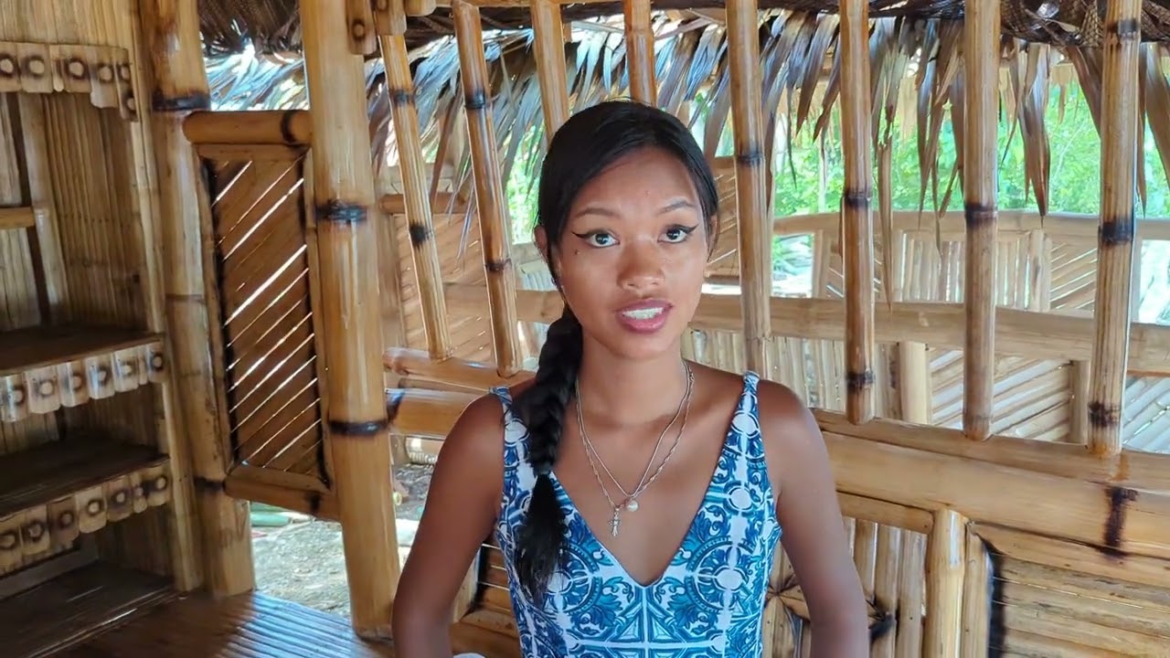 🇵🇭 FILIPINA BEAUTY TRADITIONAL KUBO TINY HOUSE SHOPPING! Off Grid Island Family Philippines Living