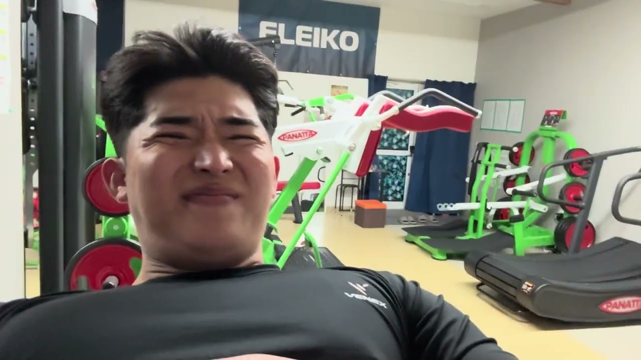 毎日腹筋100!14日目！　一回でもやったら未来の自分が感謝するよ！今日から一緒にやってみない？