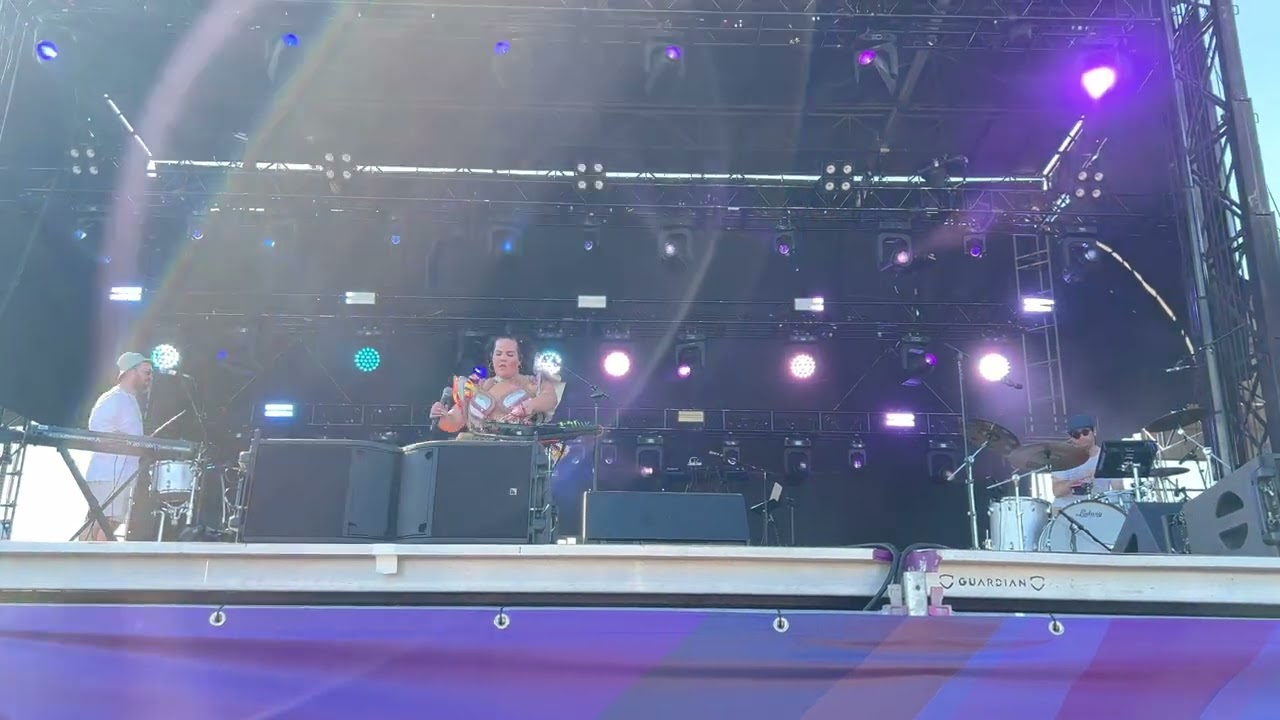 Netta - Rikki Lake (Live at NYC Pride, 6-25-22) (4K HDR, Front Row)