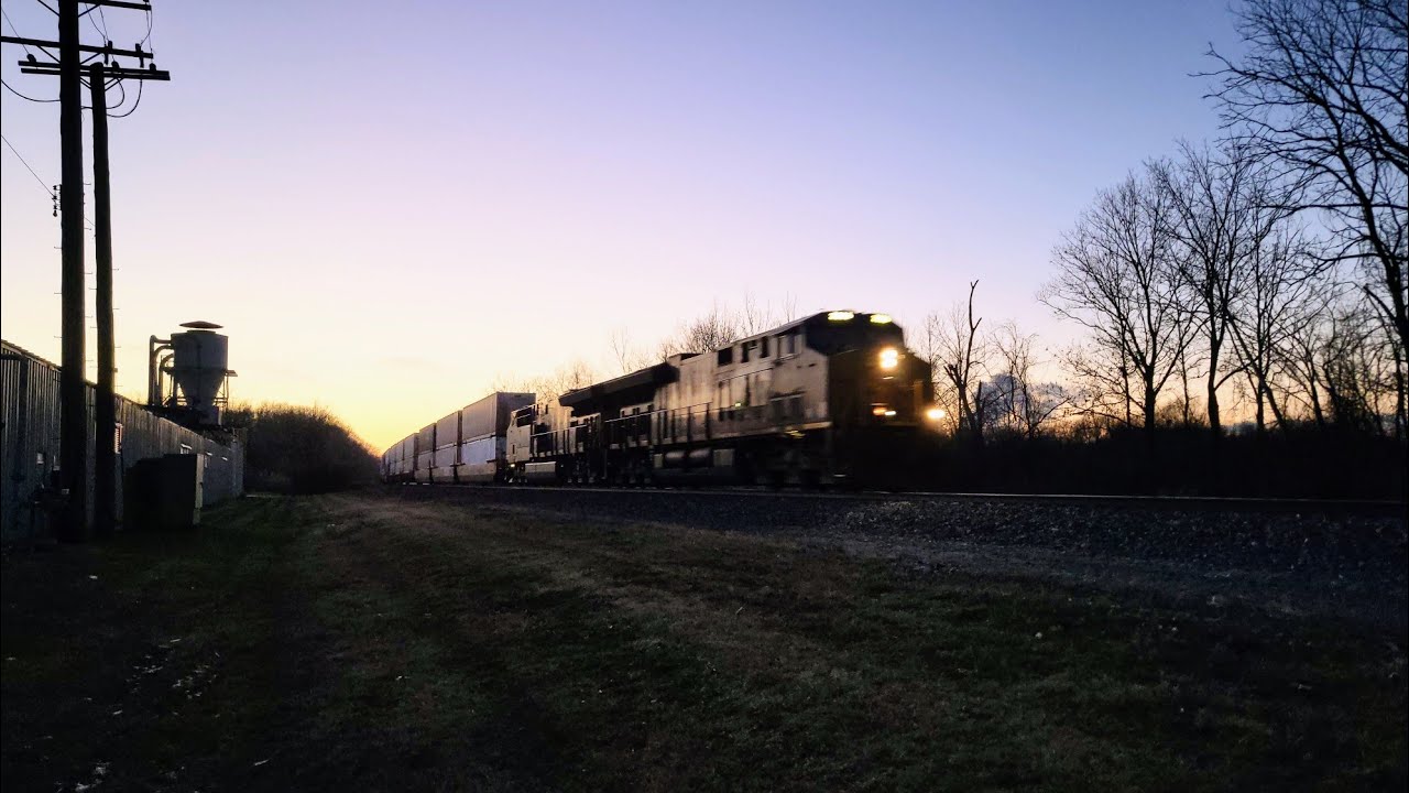 2 Screaming AC Traction Motors CSX ET44AH's #3305 K5HLR2 Doppler & #3266 - Intermodal I010