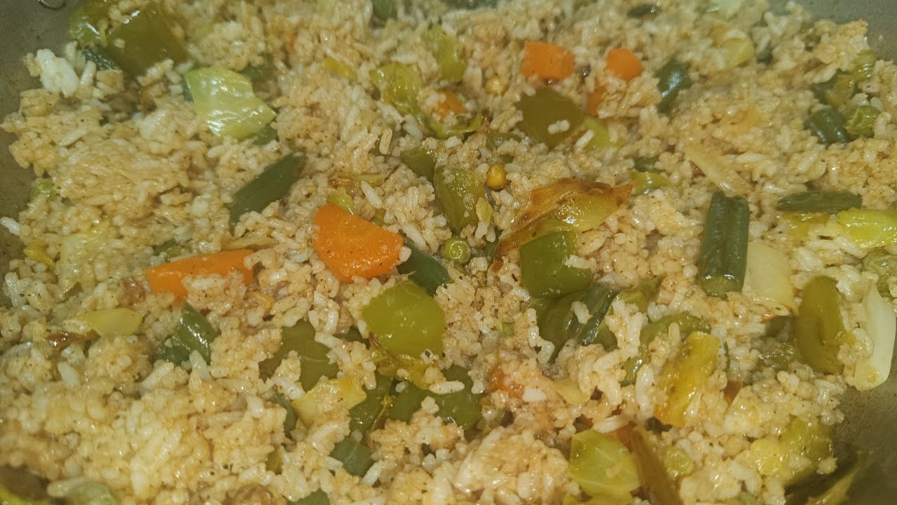 Veg Fried Rice in Kannada|ಬೊಂಬಾಟ್ ತರಕಾರಿ ಫ್ರೈಡ್ ರೈಸ್|Quick veg fried rice receipe in kannada