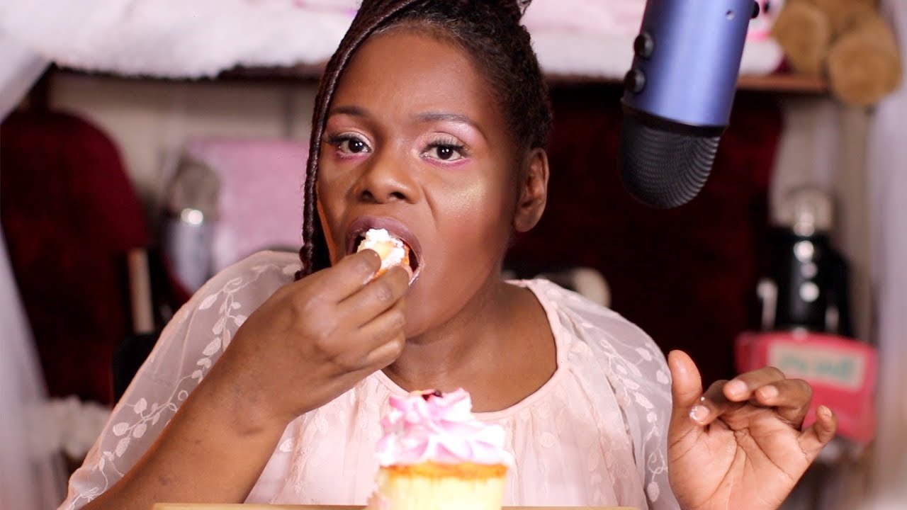 Moist Cute Cup Cake ASMR Eating Sounds