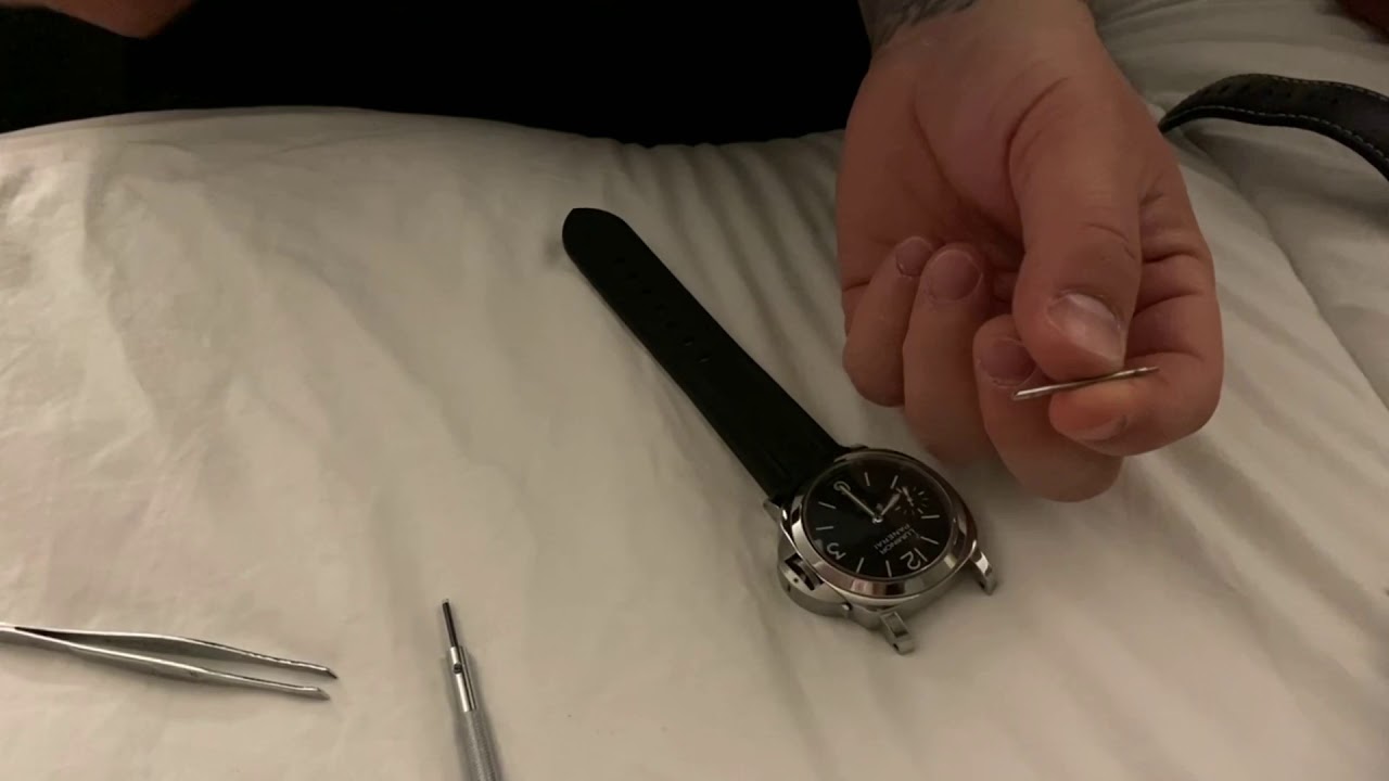 Changing the straps on my Panerai Luminor (PAM01084) for the first time (step by step)