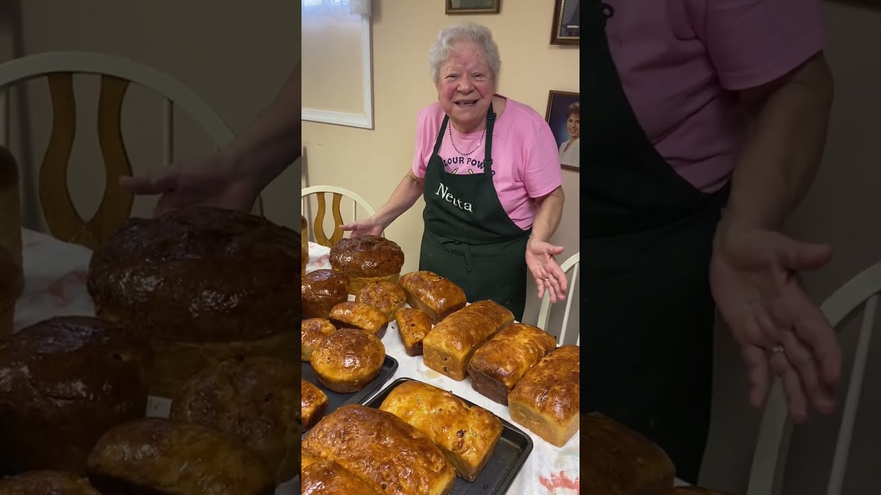 Grandma Bakes 98 Loaves of Bread: Panettone & Crescia!