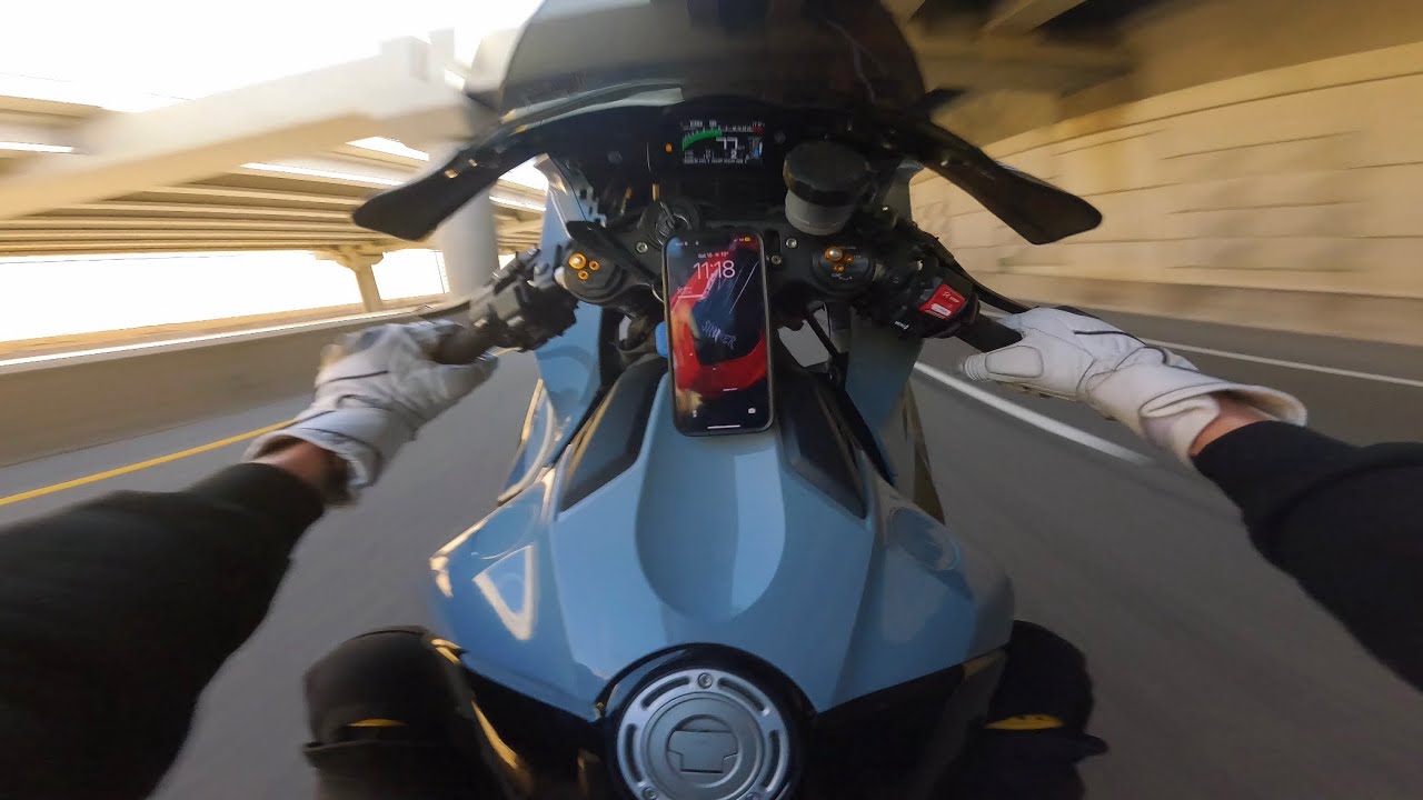Yamaha R1 lane splitting + Dallas tunnels