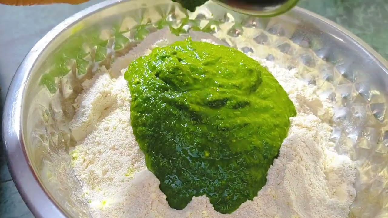 Palak puri recipe | Palak Puri kaise banaen | healthy & tasty | how to make green Puri
