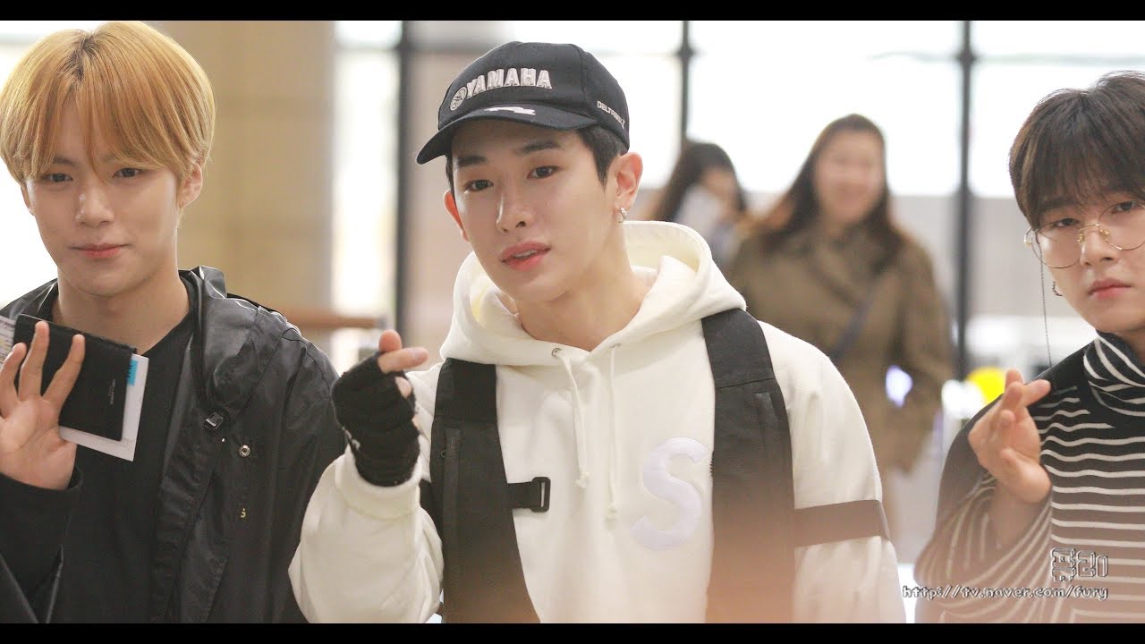 180415 몬스타엑스(MONSTA X) 원호 (김포공항 출국)