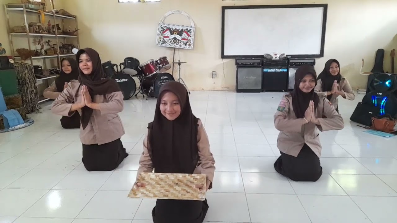 DOKUMENTASI LATIHAN SEKAPUR SIRIH SMANSA MEMPAWAH