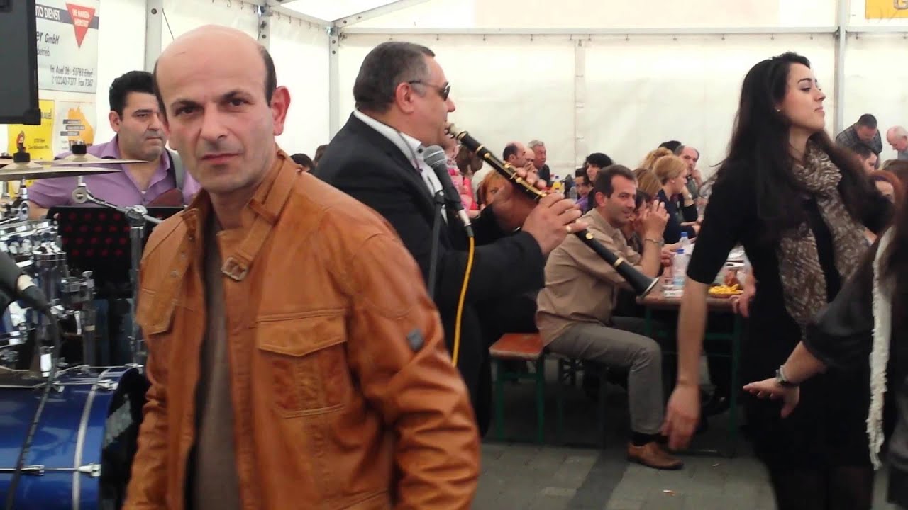 NIKOS KLARINO  STYL MANGKA    O TRELOS KLARINHSTAS  THS GERMANIAS
