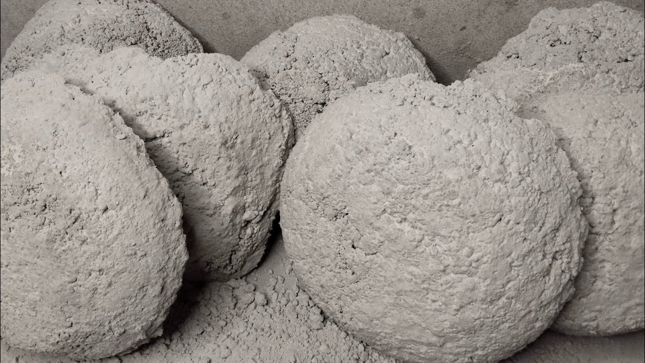 ASMR:cement gritties with chalk crumbling and water crumbling on the first channel.