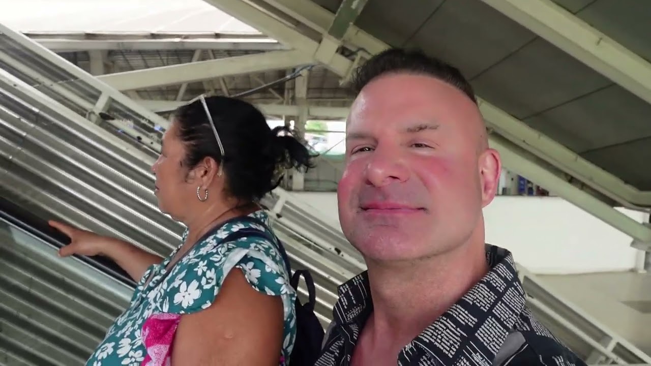 How to Travel Around Panama City Panama | Buses & Metro Guide for Tourists & Expats