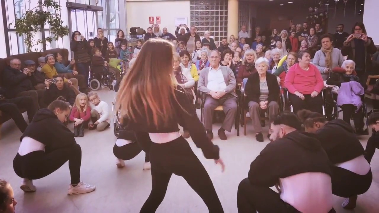 Grupo Reifs | Espectacular actuación de Danza Moderna en Residencia Maracena