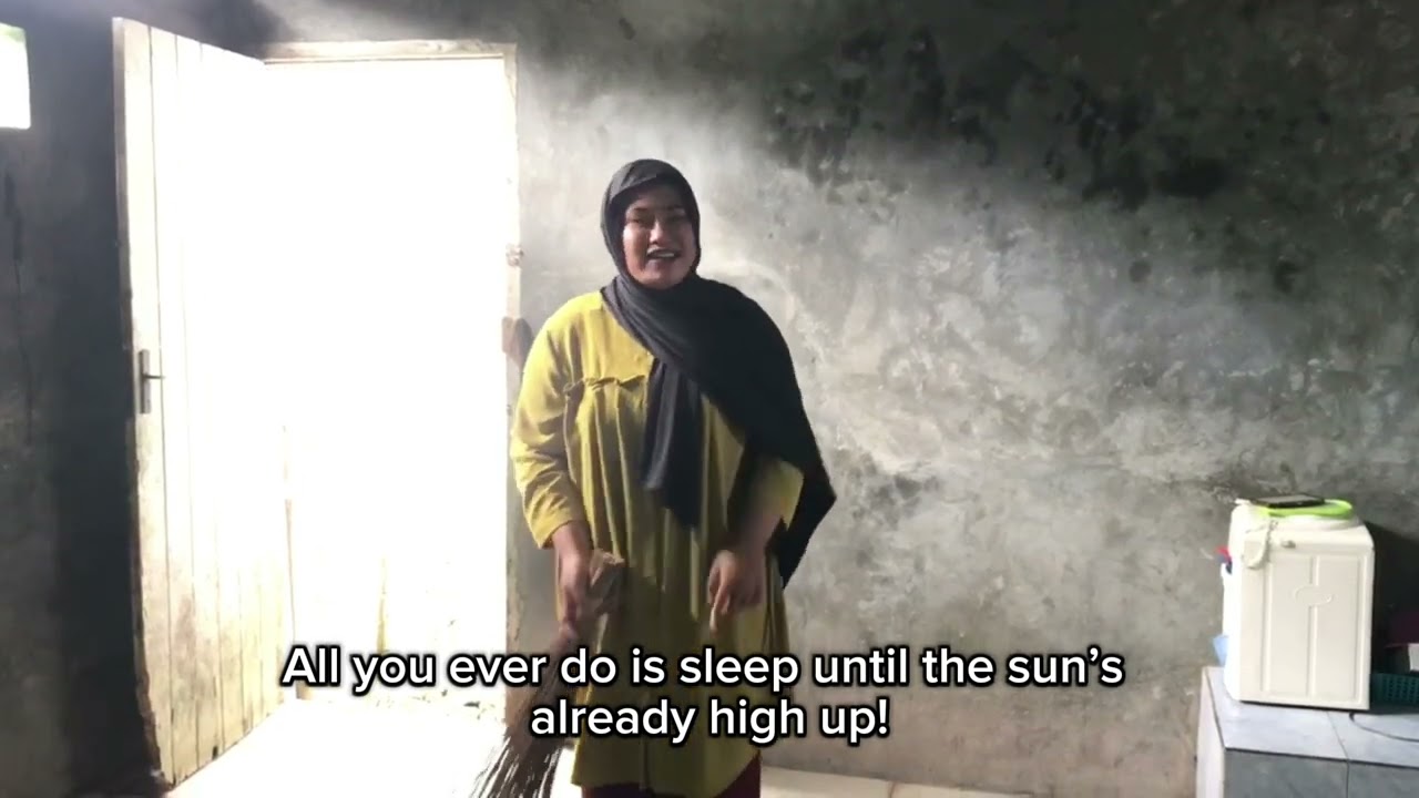 Nama: Safrina waisale(03062311058)             judul Tgs: Three Friends in a Small Boarding House.